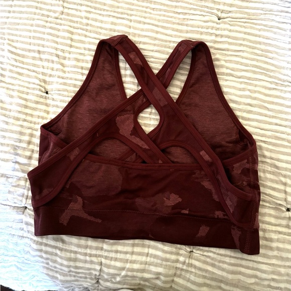 Gymshark Adapt Camo Seamless set in Cherry Brown - Picture 7 of 7